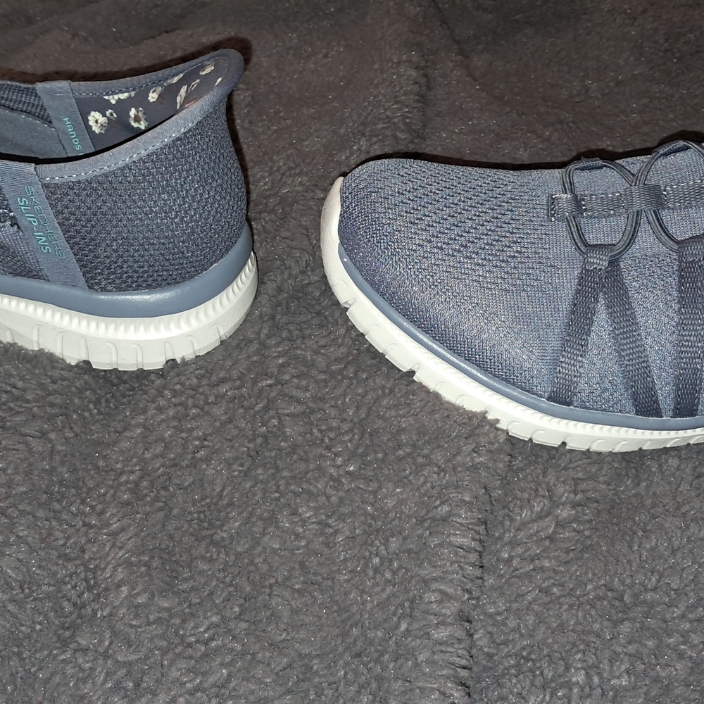 Sketchers Slip Ons